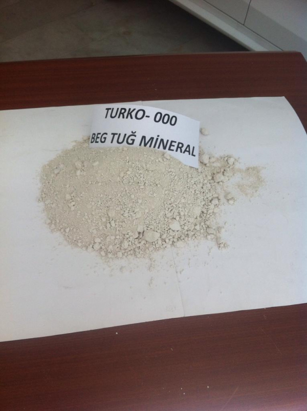 Diyatomlu Toprak, Zehirsiz Kokusuz % Yüz Saf Doğal Bir Çeşit Kildir. Diatom Toprağı Bir Çok Sektörlerde Ham Madde Ara Ürün Yardımcı Malzeme Olarak ve Dolgu Malzemesi Olarak Kulanılmakta.